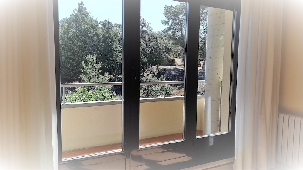Double or Twin Room, Balcony - Photo 2