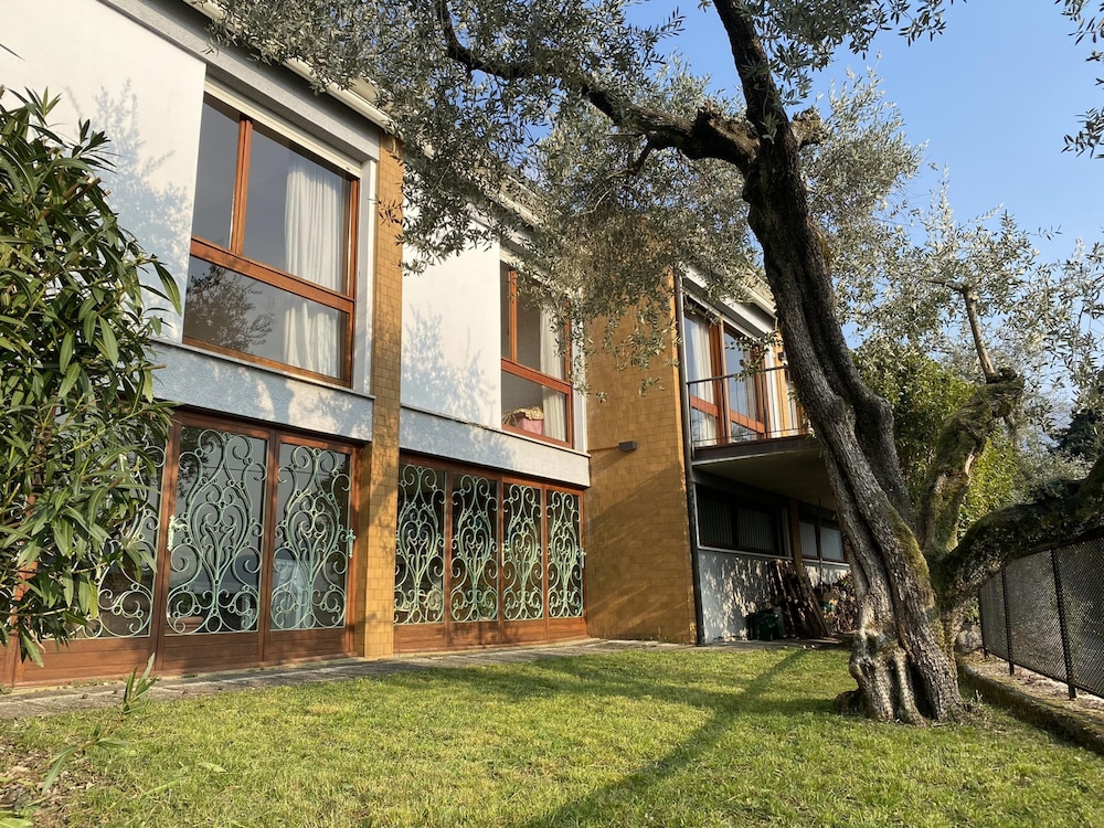 Villa photo 3