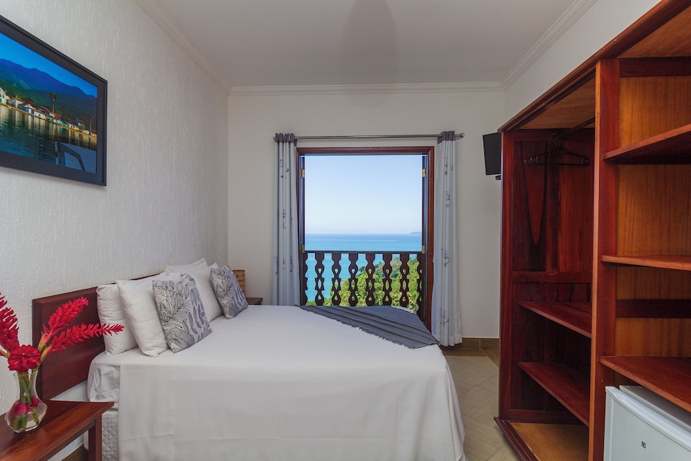 Superior Triple Room, Ocean View photo 1