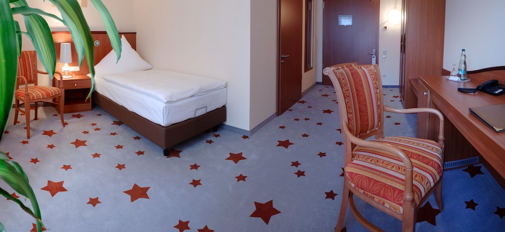 Classic Single Room (Street view) photo 2