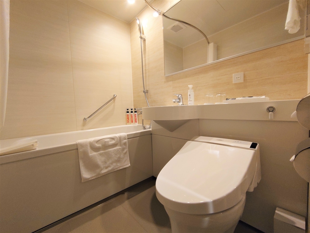 Standard Twin Room, with 2 Semi Double Beds, Smoking - Photo 17