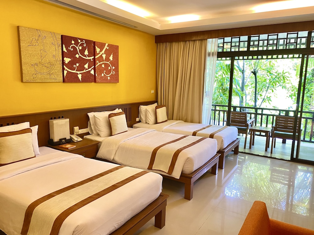 Deluxe Triple Room - Photo 12