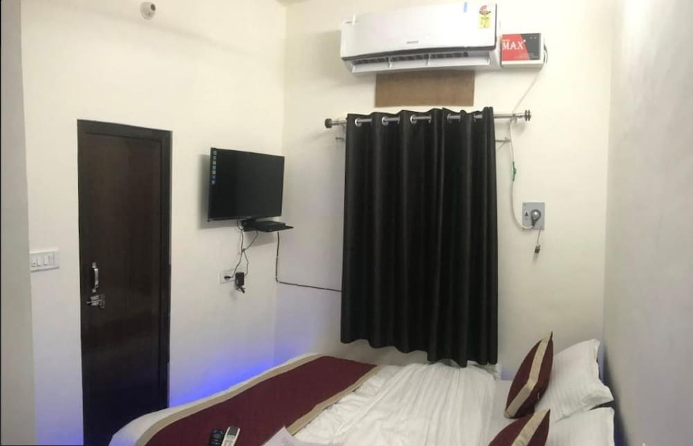 Standard Non AC Room - Photo 4