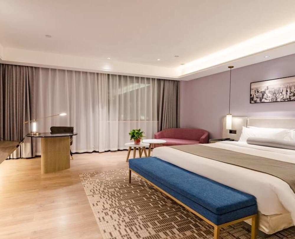 Premier Double Room (Mainland Chinese Citizen Only) photo 3