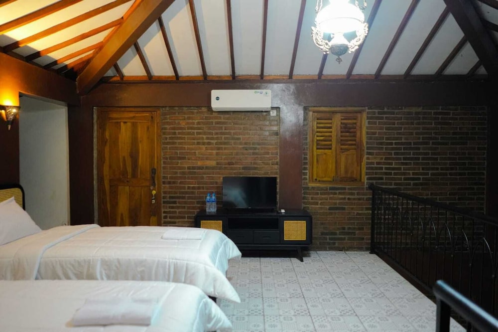 Deluxe Studio Suite photo 2