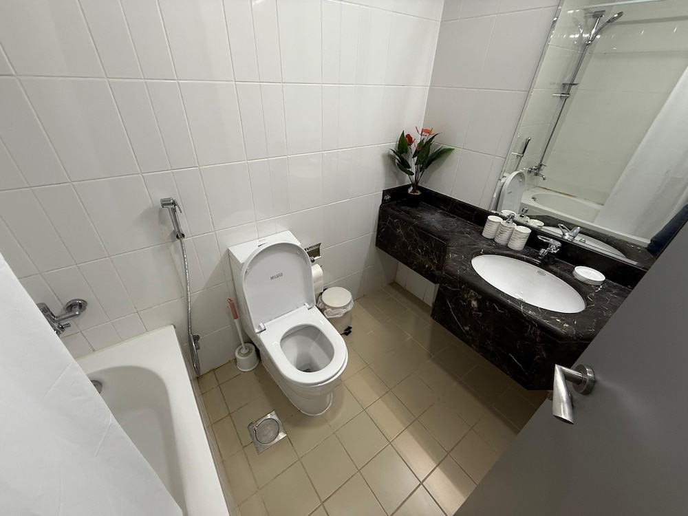 Comfort Shared Dormitory, Men Only, Non Smoking, City View photo 3