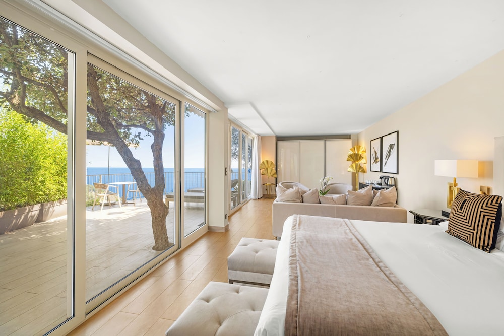 Executive Suite - Photo 7