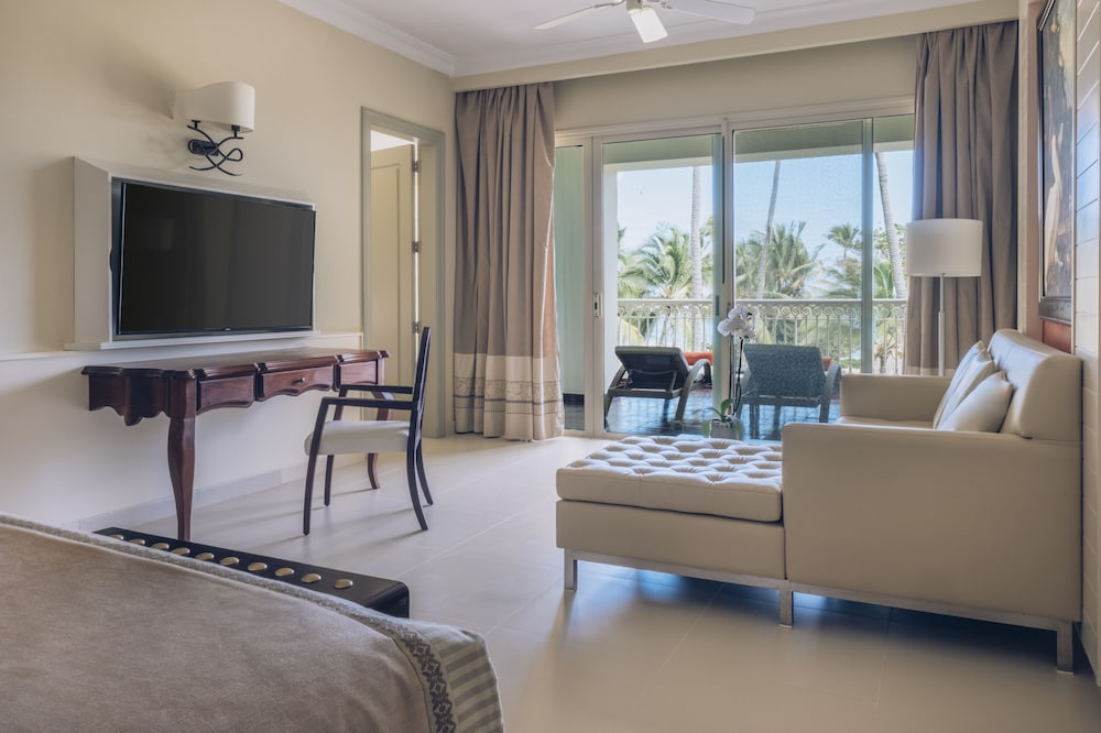 Suite, Oceanfront (Butler) photo 2