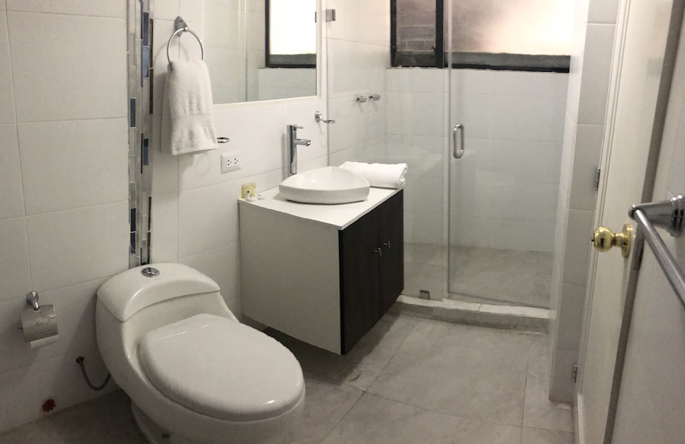 Standard Triple Room, Multiple Beds, Non Smoking, Courtyard View photo 3