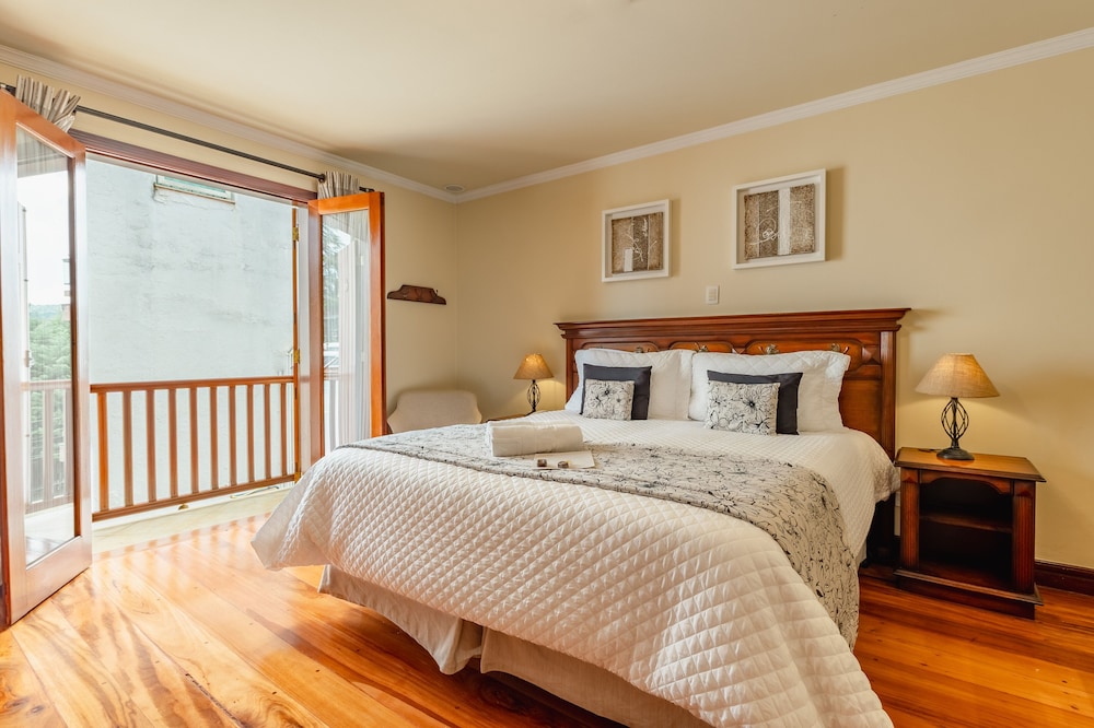 Deluxe Double Room, 1 Queen Bed, Fireplace photo 2