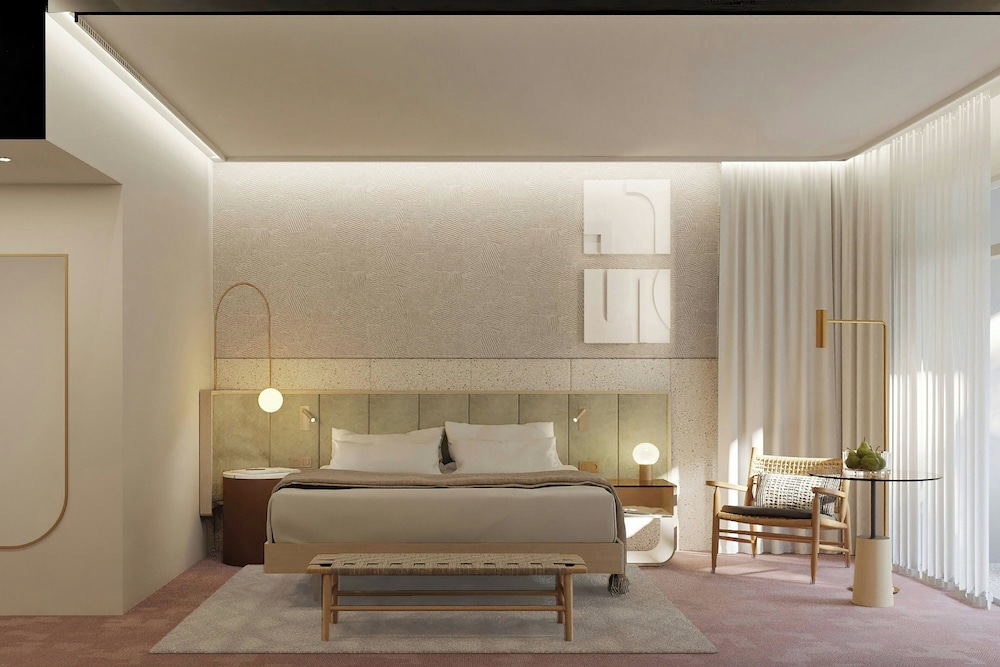 Premium Room, 1 King Bed, Non Smoking, City View (Balcony)