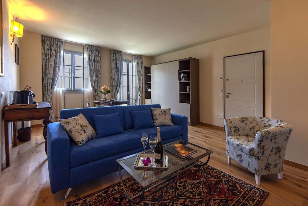 Suite, Multiple Beds - Photo 14