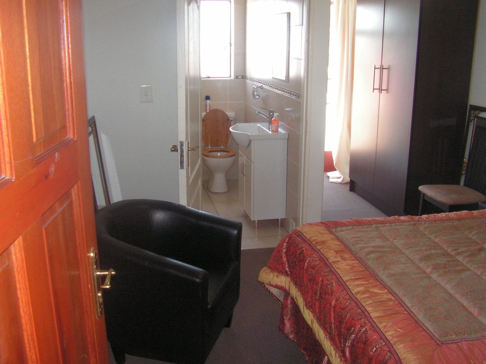 Economy Double Room, 1 Double Bed, Pool View photo 3