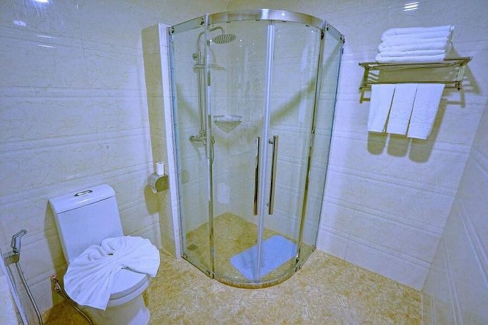 Standard Twin Room, 2 Twin Beds, Private Bathroom, City View photo 3