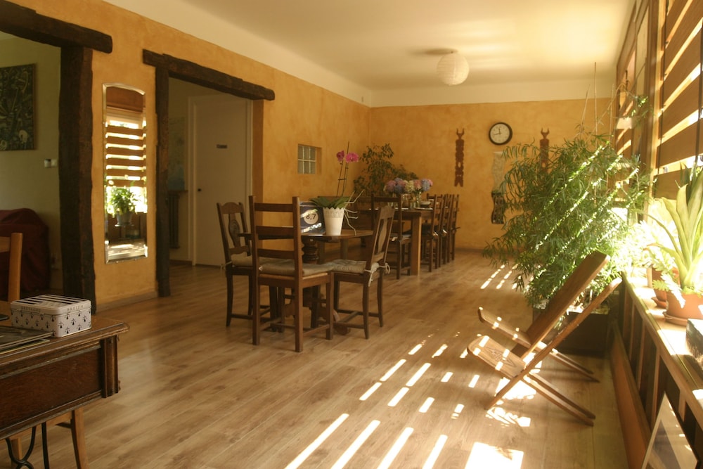Family Room photo 3