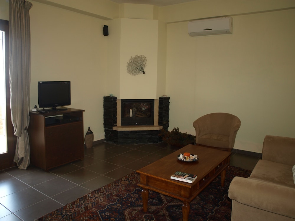 Honeymoon Suite photo 2