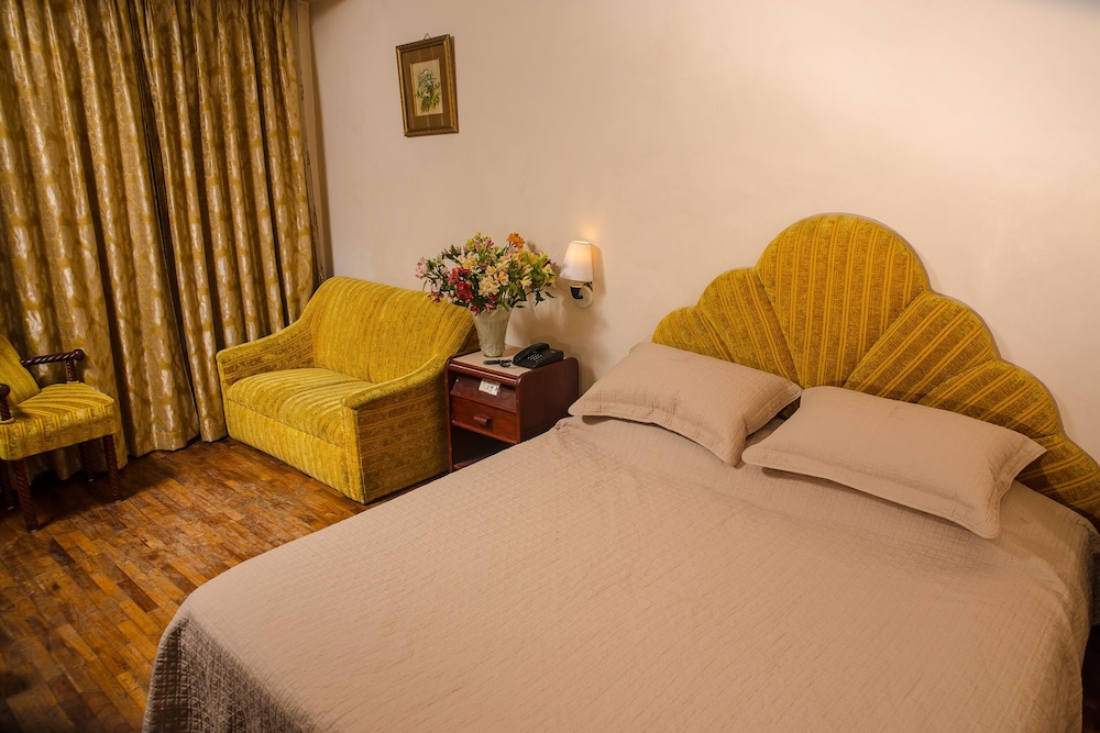 Executive Room - Photo 2