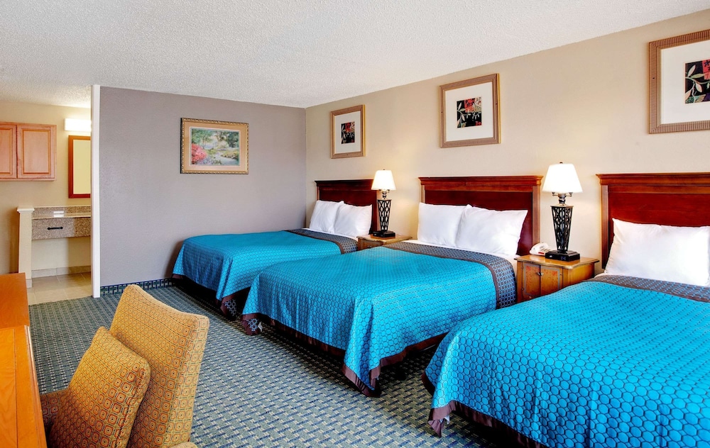 Studio Suite, Multiple Beds, Non Smoking - Photo 6