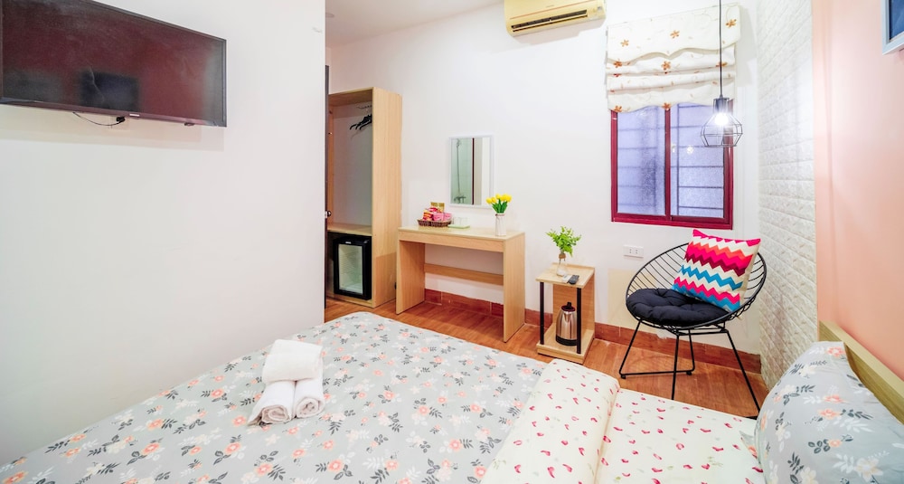 Sunny Standard Double Room - Photo 6