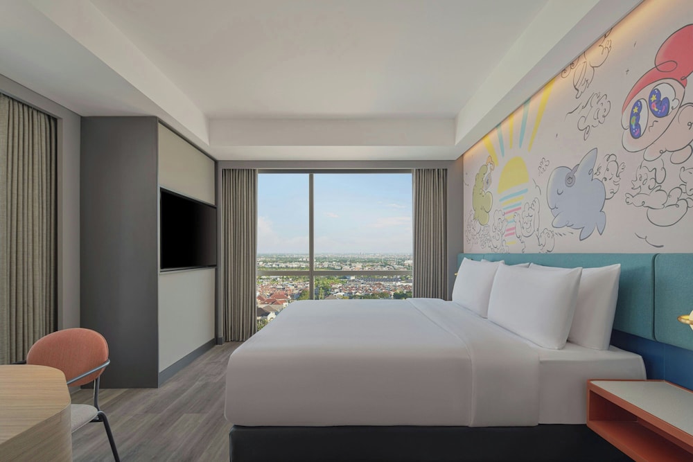 Suite, 1 King Bed (Savvy Suite)