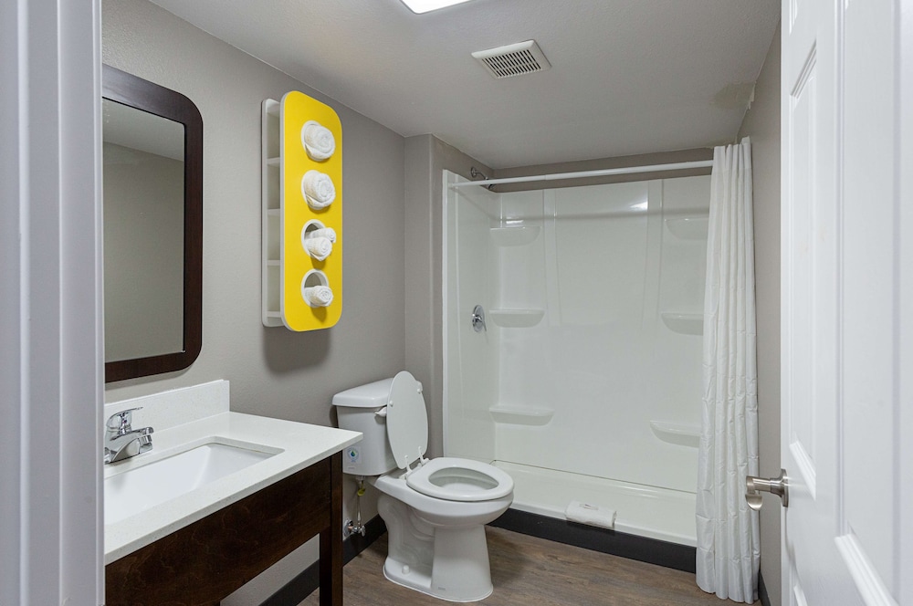 Standard Room, 2 Queen Beds, Non Smoking, Kitchenette - Photo 9