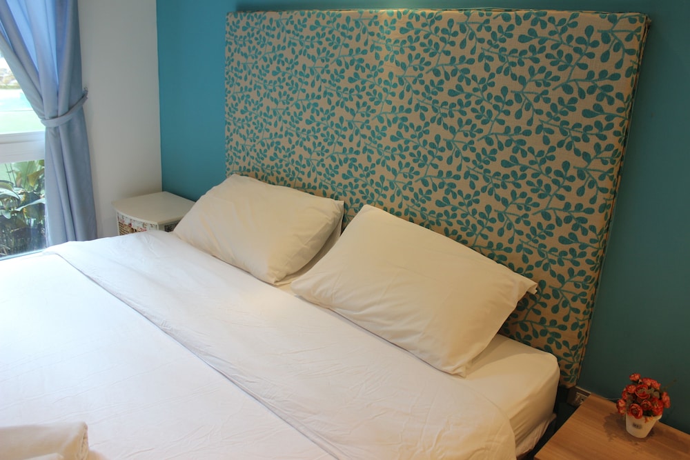 Deluxe Double Room, 1 King Bed, Pool Access, Pool View