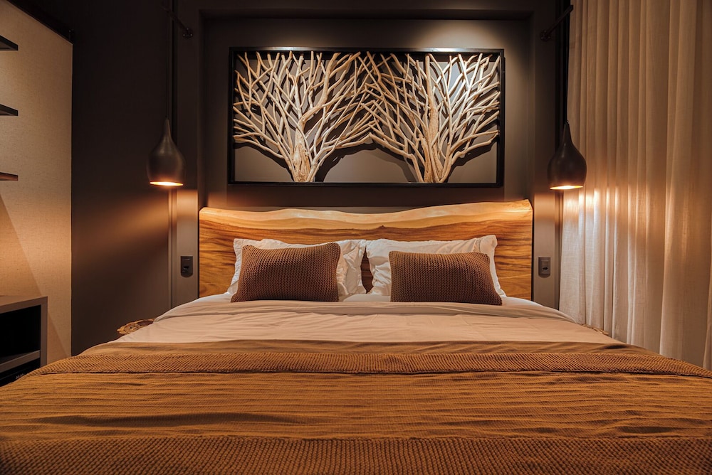 Deluxe Double or Twin Room, 1 King Bed photo 2