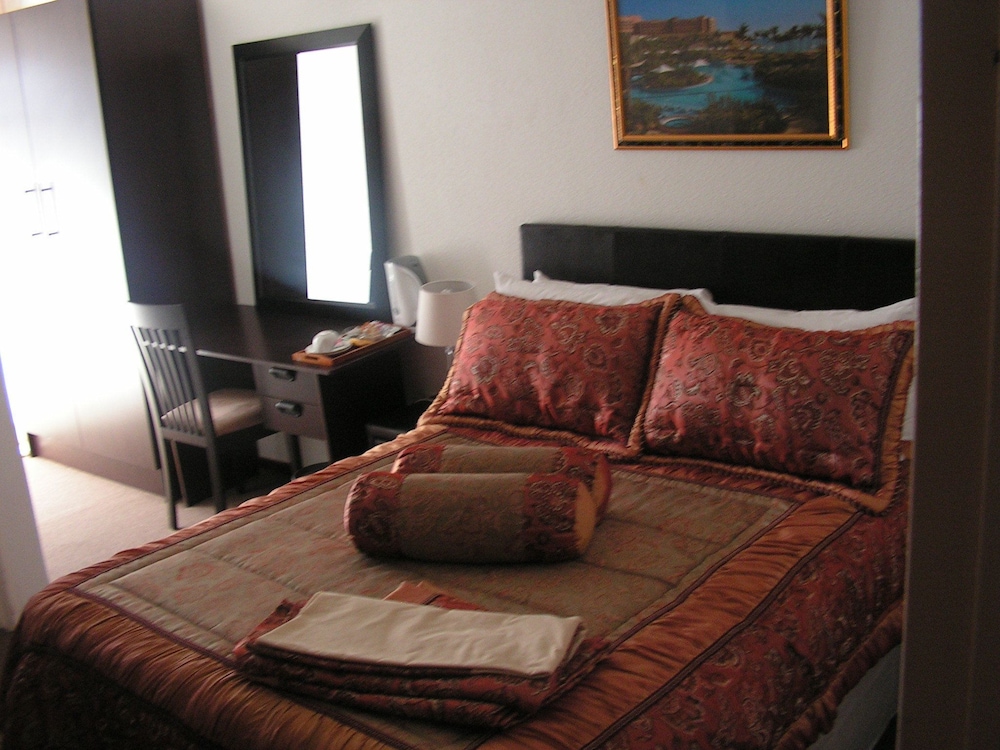 Economy Double Room, 1 Double Bed, Pool View photo 2