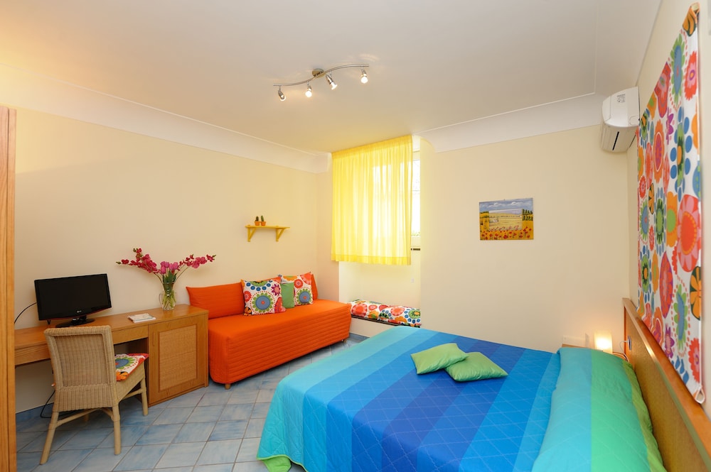 Standard Room photo 2