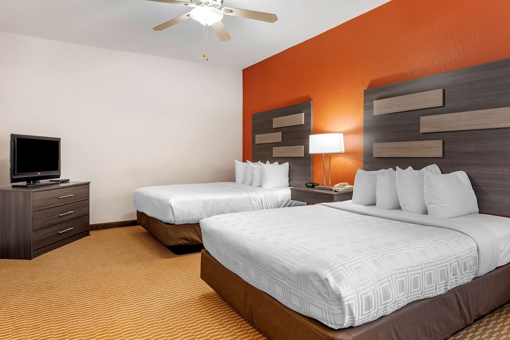 Suite, Multiple Beds, Accessible, Non Smoking (With Sofabed) - Photo 2