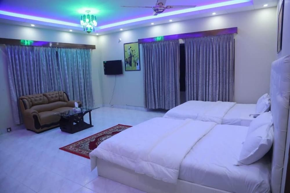 Deluxe Quadruple Room