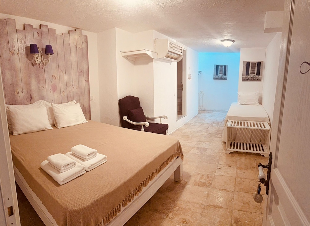 Economy Room photo 1