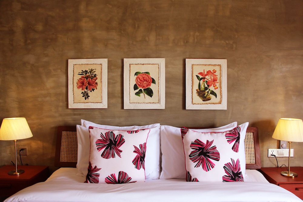 Deluxe Room with Two Double Beds - Photo 6