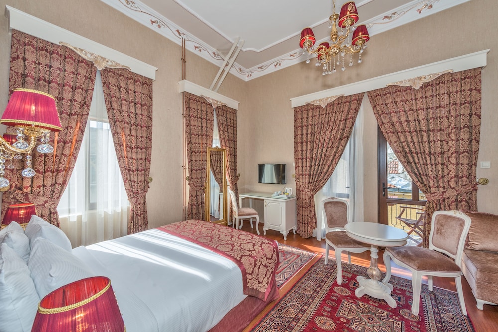 Deluxe Triple Room photo 3