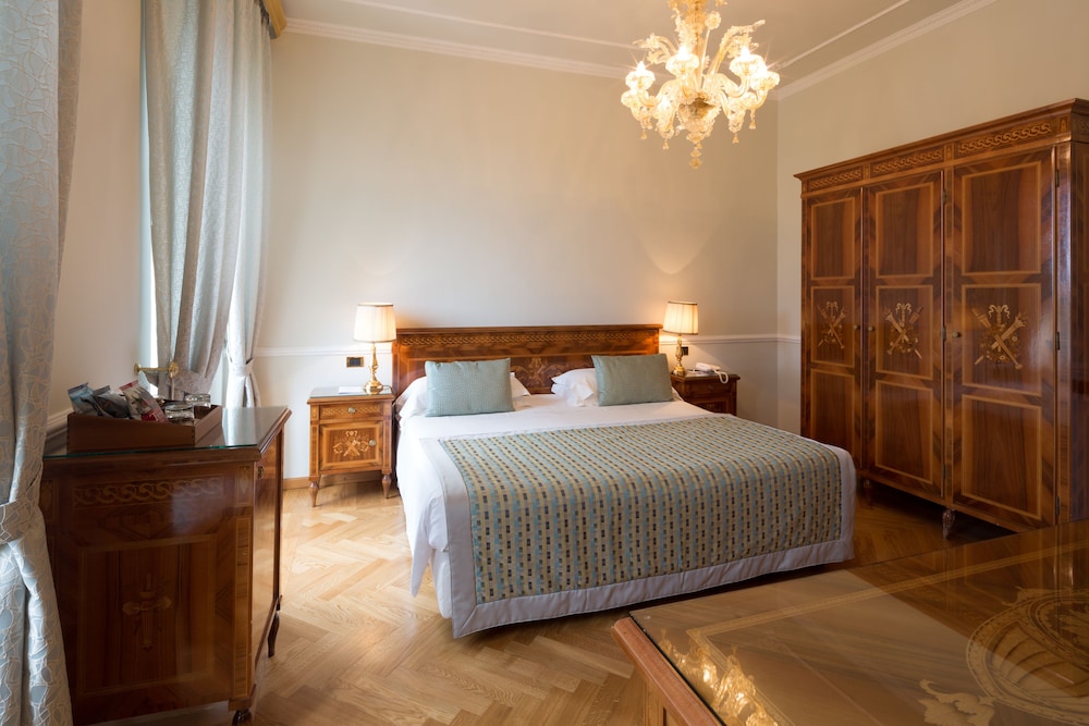 Double Room, Sea View - Photo 2