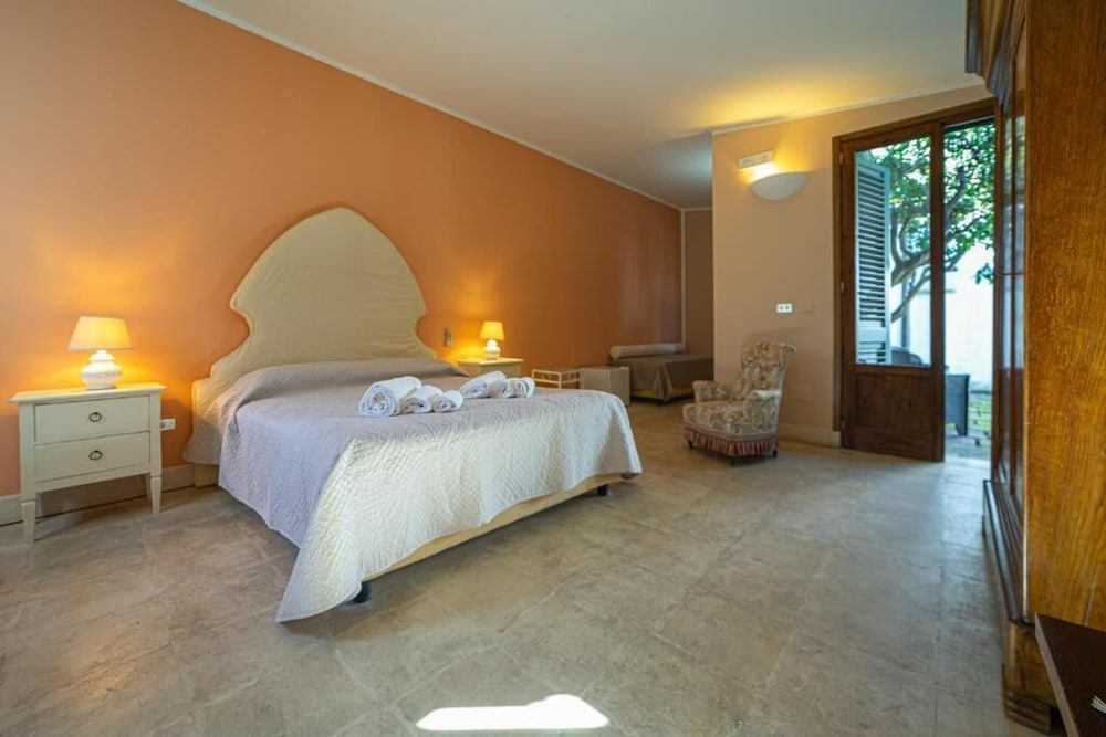 Room photo 2