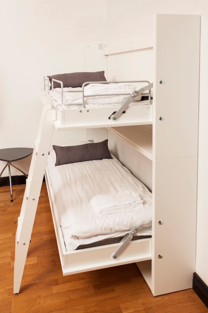 Family Room, 2 Twin Beds, Non Smoking - Photo 4