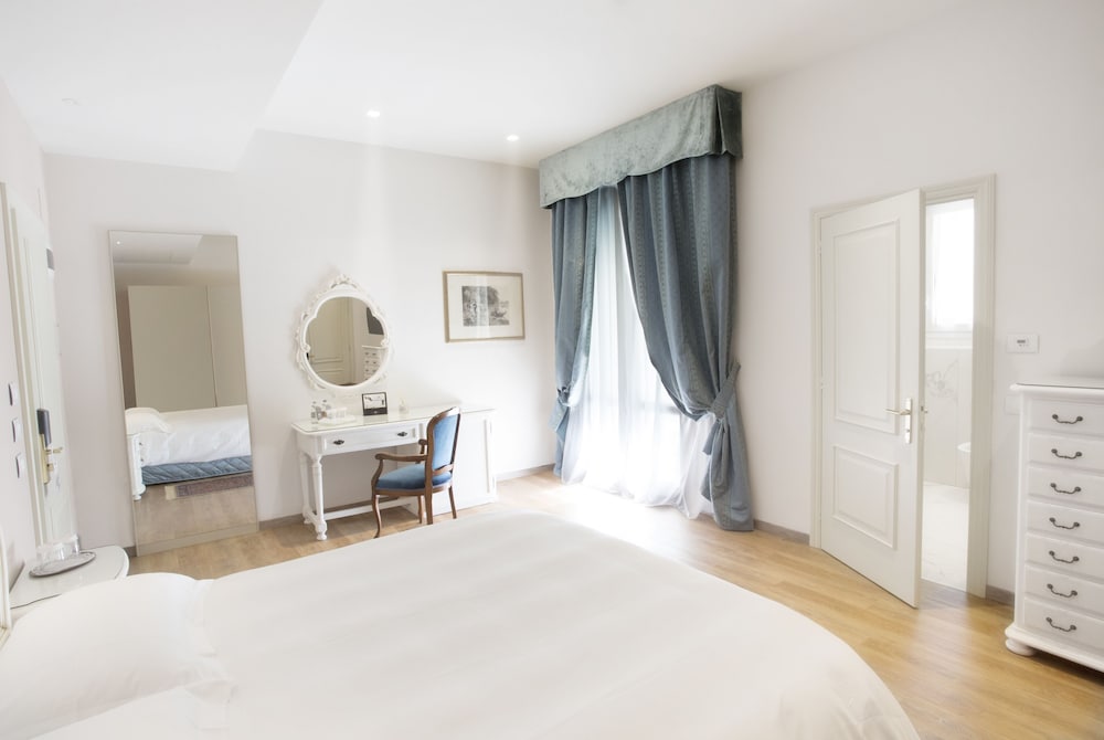 Standard Room - Photo 1