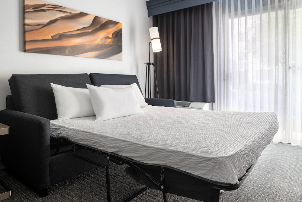 Suite, Multiple Beds - Photo 3
