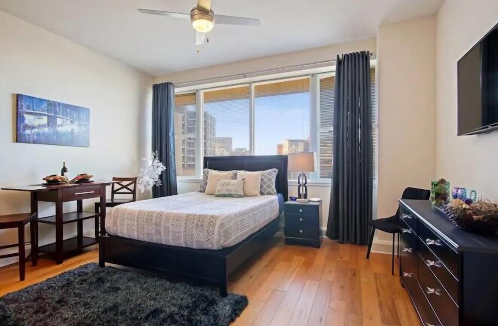 Signature Studio, 1 Double Bed, Non Smoking, City View (809)