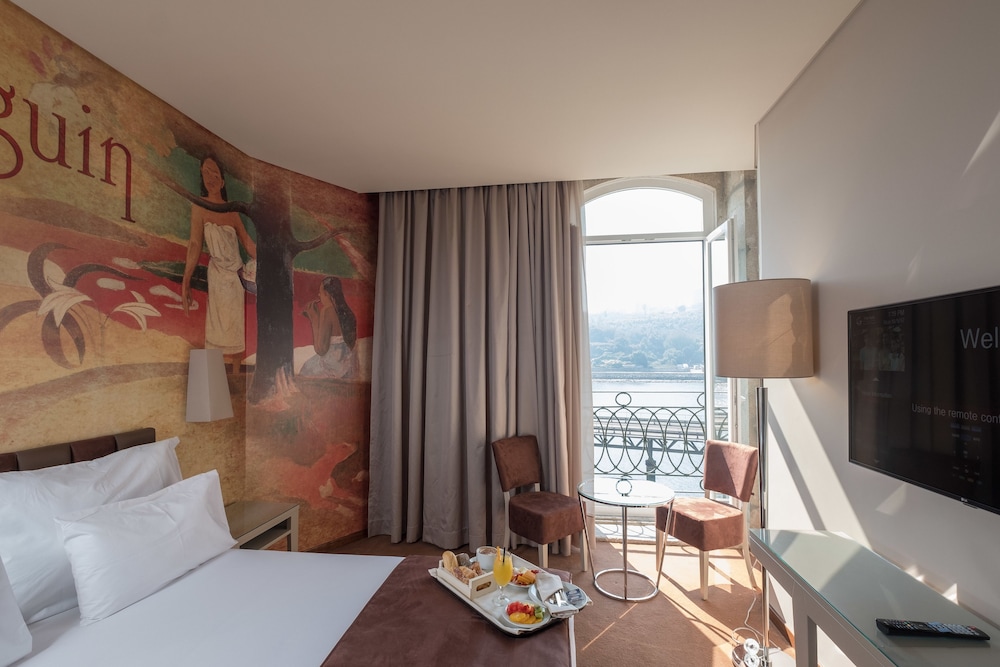 Single Room, River View