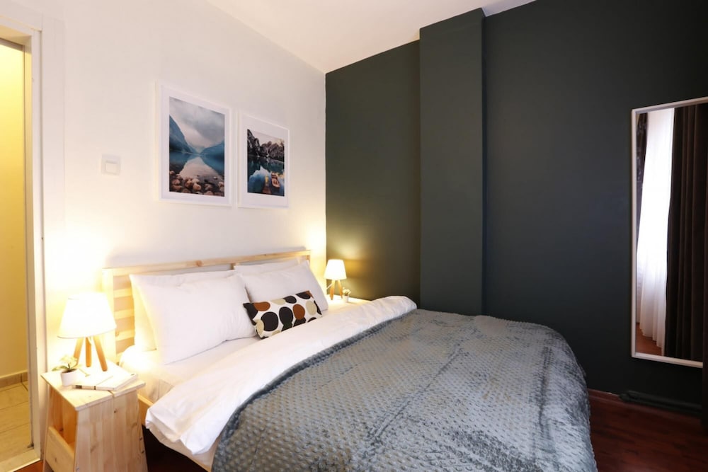 Apartment photo 1