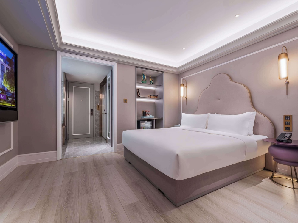 Superior Room, 1 King Bed