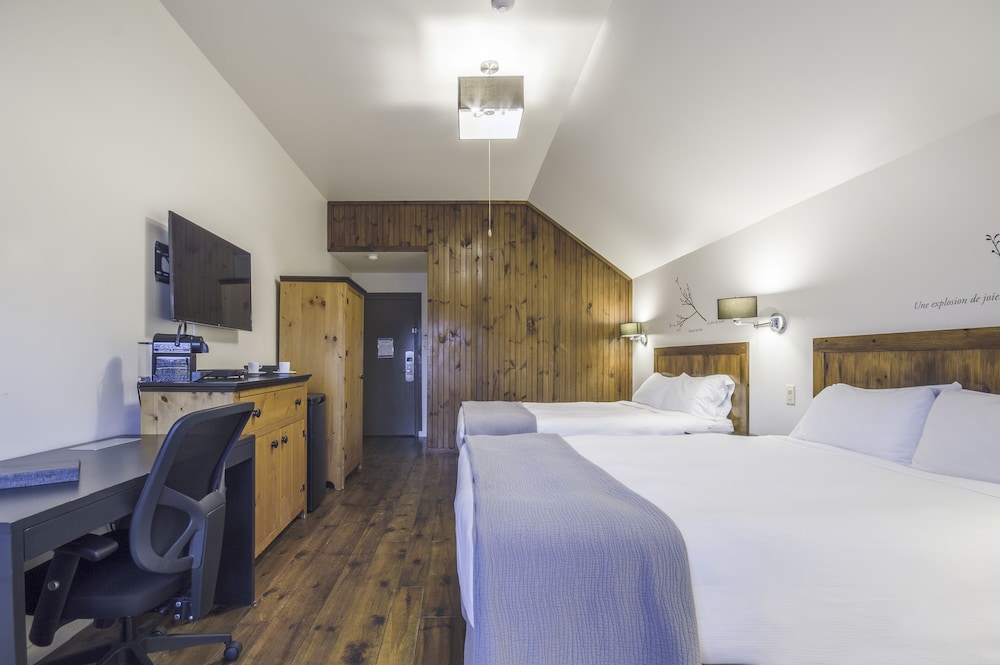 Room with 2 double beds, Lake Side photo 1