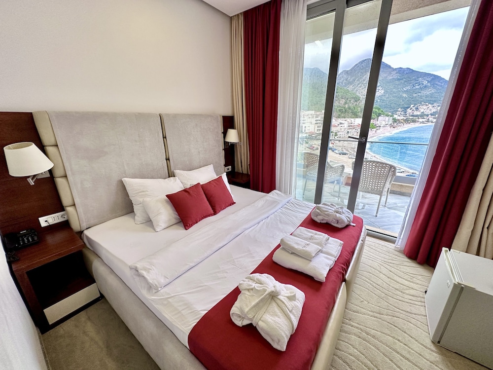 Signature Room, Terrace, Sea View photo 1
