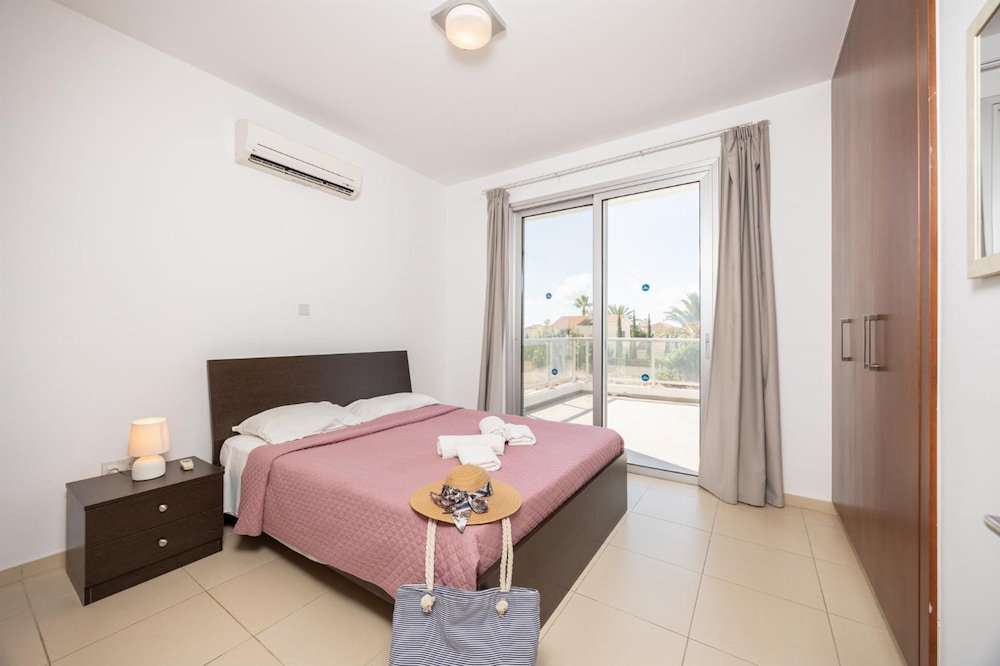 Villa photo 3