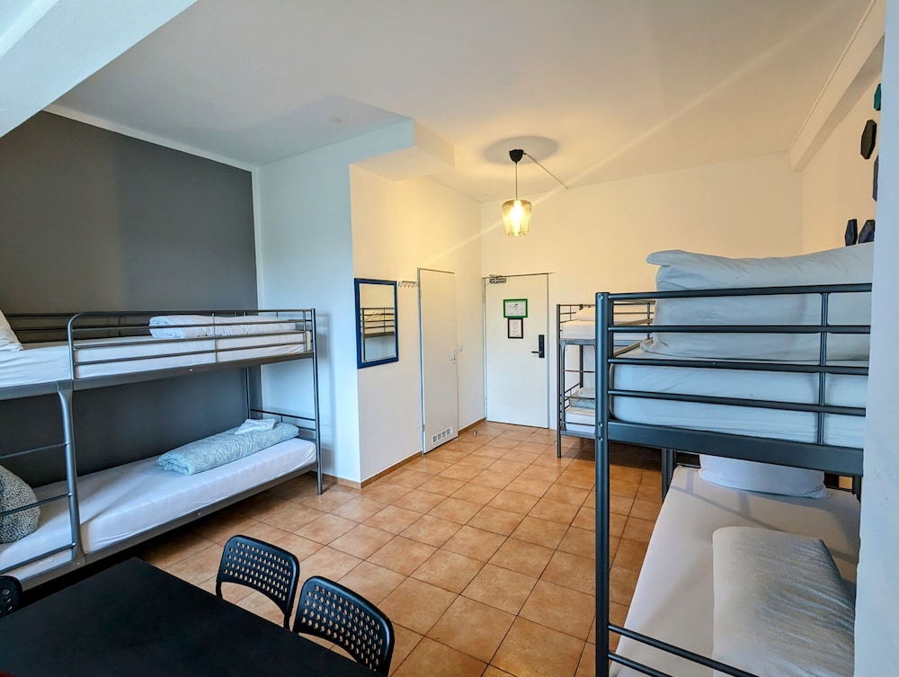Shared Dormitory, Men only, Non Smoking, Garden View (6 Beds) photo 1