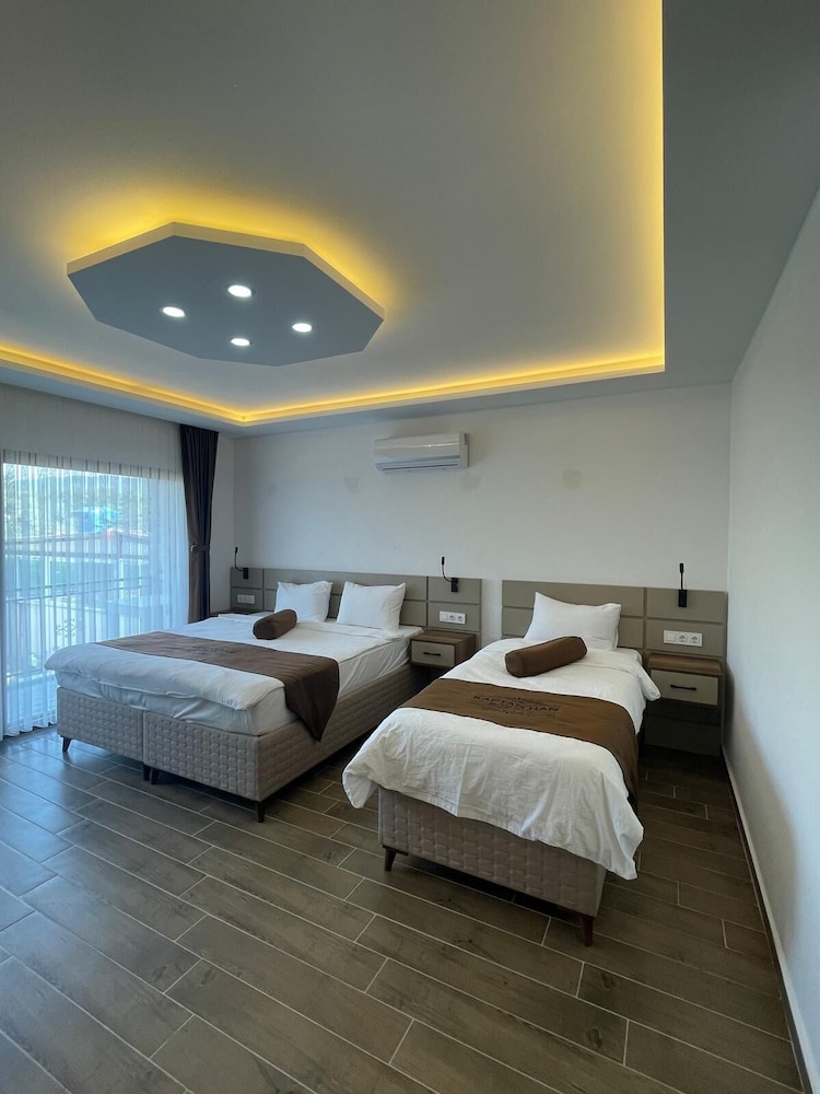 Deluxe Room - Photo 4