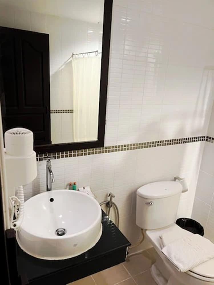 Superior Double or Twin Room - Photo 9