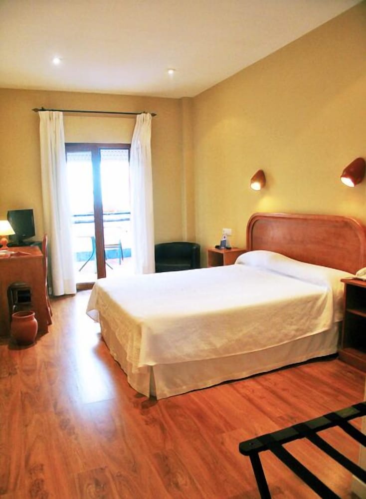Double Room - Photo 4
